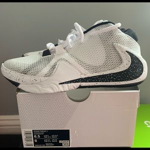 Zoom Freak 1